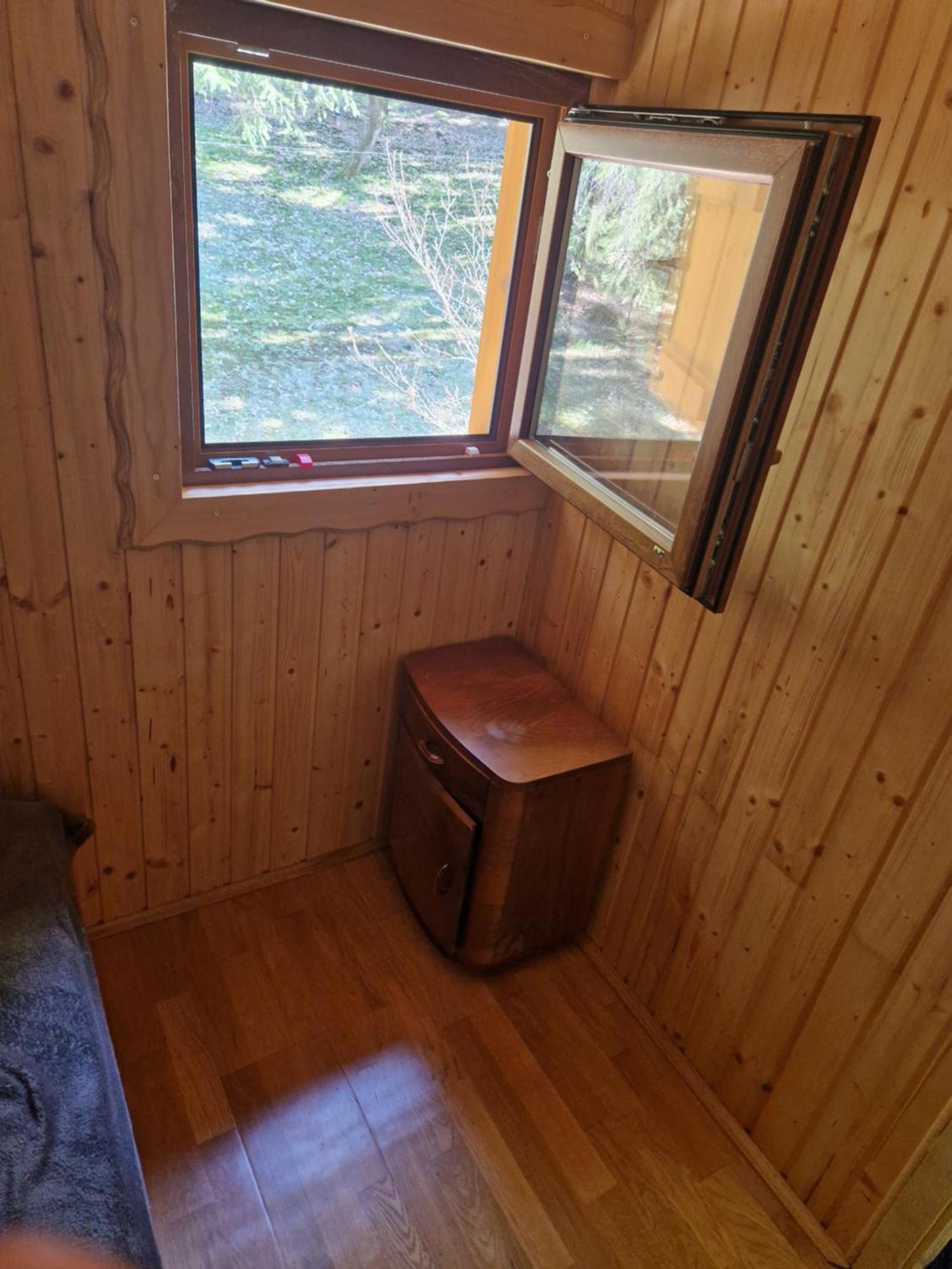 Koca V Gozdu, Forest House Near Apartment