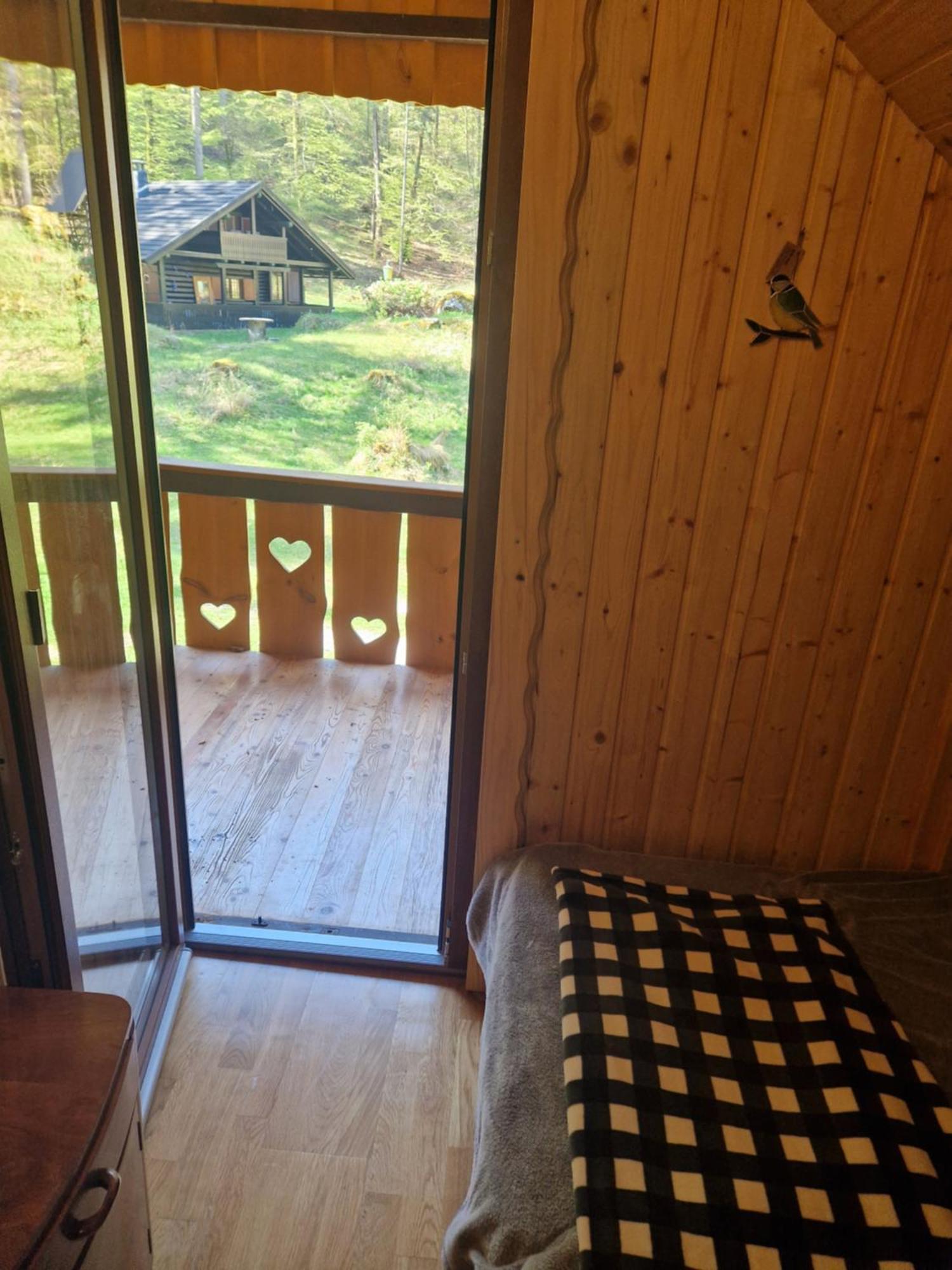 Apartment Koca V Gozdu, Forest House Near